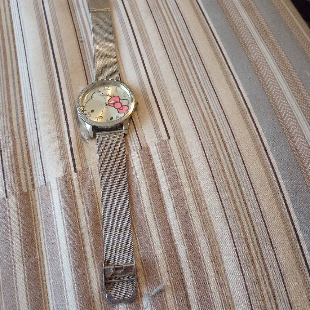 Hello Kitty Silver Mesh Watch - Picture 2 of 6